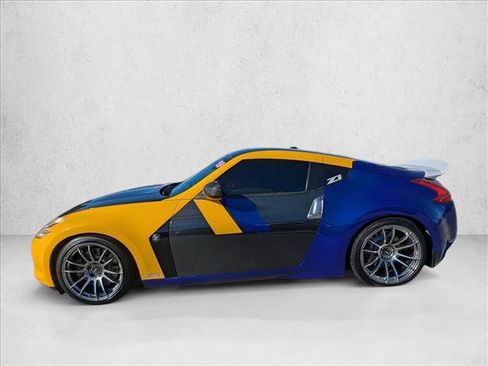 Used 2009 Nissan 370Z Touring w/ Sport Pkg image 9