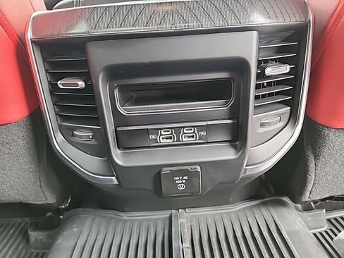 Used 2025 RAM 3500 Big Horn AWD/4WD image 36