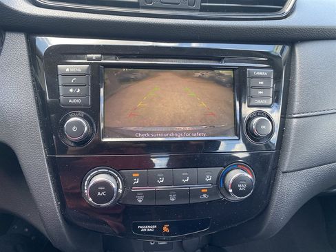 Used 2018 Nissan Rogue S AWD/4WD image 22