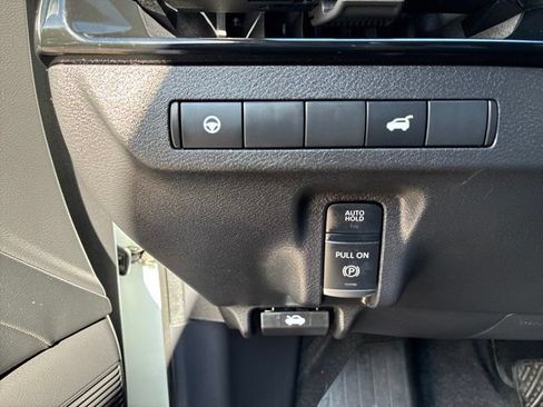 Used 2025 Nissan Murano SV AWD/4WD image 26