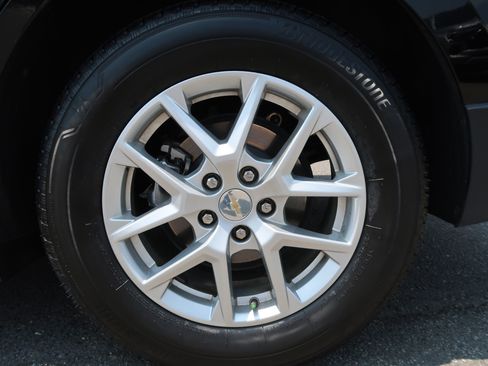 Used 2023 Chevrolet Equinox LS w/ LS Convenience Package FWD image 13