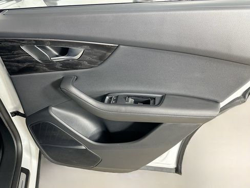 Used 2023 Audi Q8 Prestige w/ Prestige Package AWD/4WD image 41
