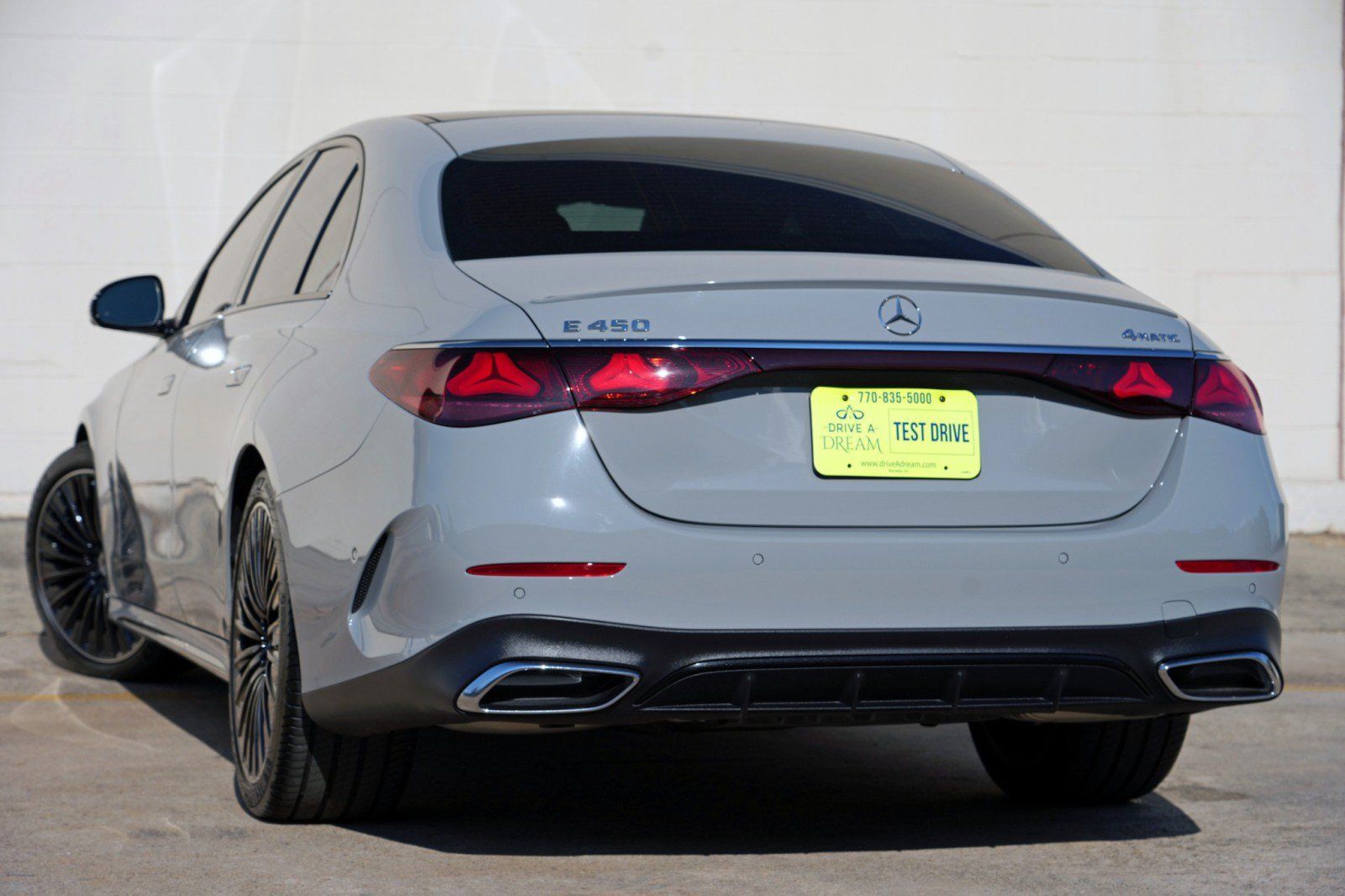 Used 2024 Mercedes-Benz E 450 4MATIC Sedan w/ MBUS Superscreen Package image 6