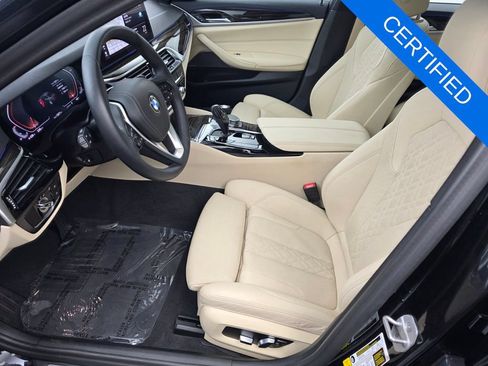Used 2023 BMW 530i w/ Premium Package RWD image 9
