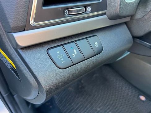 Used 2018 Hyundai Elantra SEL w/ Cargo Package image 18