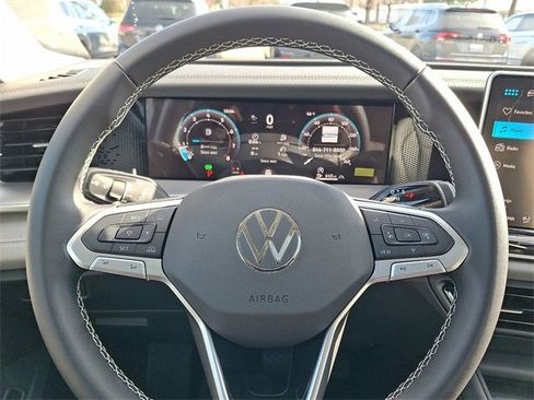 New 2026 Volkswagen Tiguan SE image 10