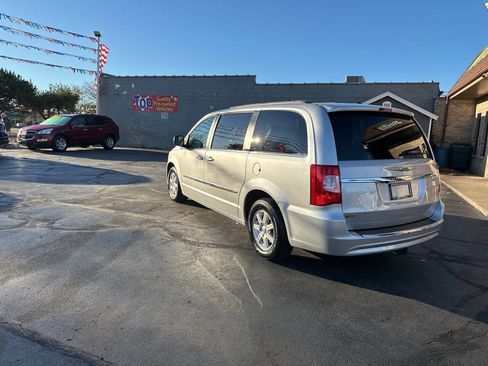 Used 2012 Chrysler Town & Country Touring w/ Entertainment Group #1 image 9
