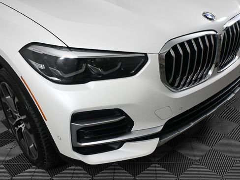 Used 2023 BMW X5 xDrive40i w/ Premium Package image 36