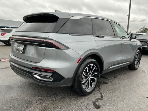 Certified 2025 Lincoln Nautilus Premier image 7