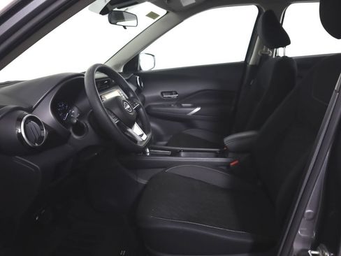 Used 2023 Nissan Kicks SV FWD image 8