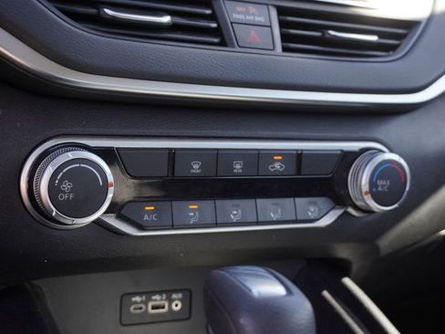 Used 2022 Nissan Altima 2.5 SV image 25