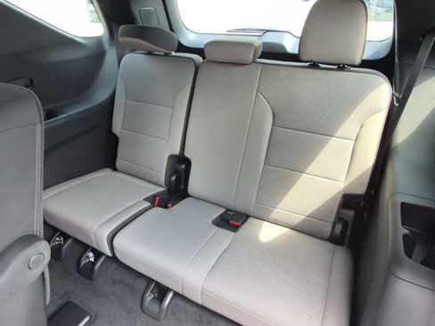 Used 2025 Chevrolet Traverse LT w/ Midnight/Sport Edition FWD image 7