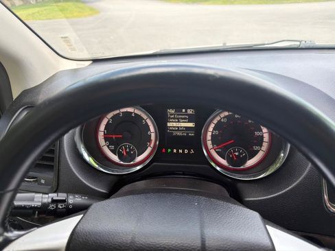 Used 2014 Dodge Grand Caravan SXT w/ Rear Park Assist Package FWD image 16