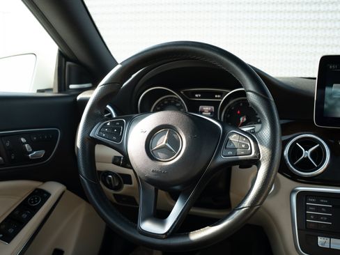 Used 2017 Mercedes-Benz CLA 250 4MATIC image 9