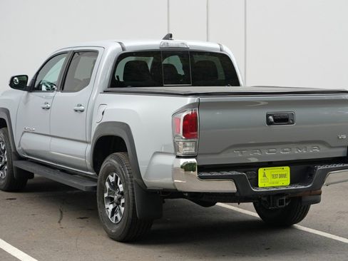 Used 2021 Toyota Tacoma TRD Off-Road AWD/4WD image 45
