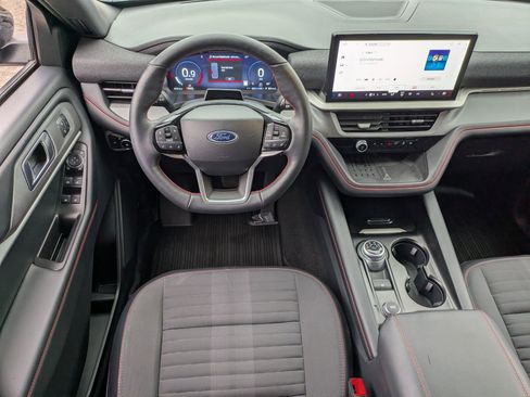 Certified 2025 Ford Explorer ST-Line w/ Premium Package image 33