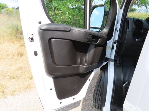 Used 2026 RAM ProMaster 2500 w/ Convenience Group FWD image 22