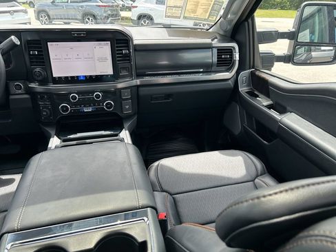 Used 2025 Ford F250 Lariat w/ Lariat Ultimate Package AWD/4WD image 11