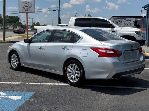 Used 2016 Nissan Altima 2.5 S w/ Power Driver Seat Package FWD image 3