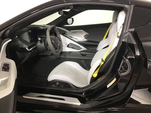 Used 2021 Chevrolet Corvette Stingray Preferred Cpe w/ Z51 Performance Package RWD image 5