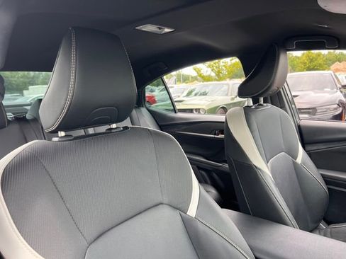 Used 2025 Toyota Camry SE w/ Convenience Package FWD image 31
