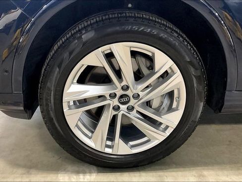 Certified 2023 Audi Q7 2.0T Premium w/ Convenience Package image 9