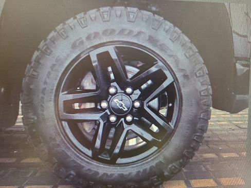 Used 2020 Chevrolet Silverado 1500 Custom Trail Boss w/ Custom Convenience Package AWD/4WD image 14