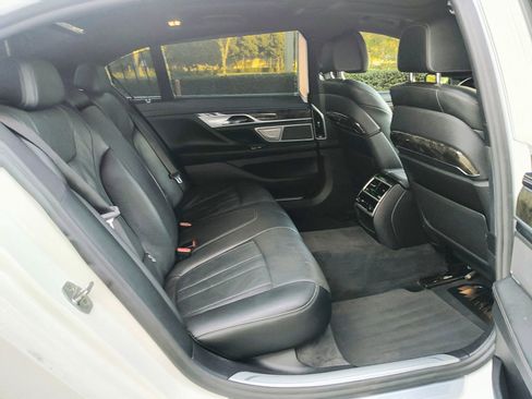 Used 2018 BMW 740i image 15