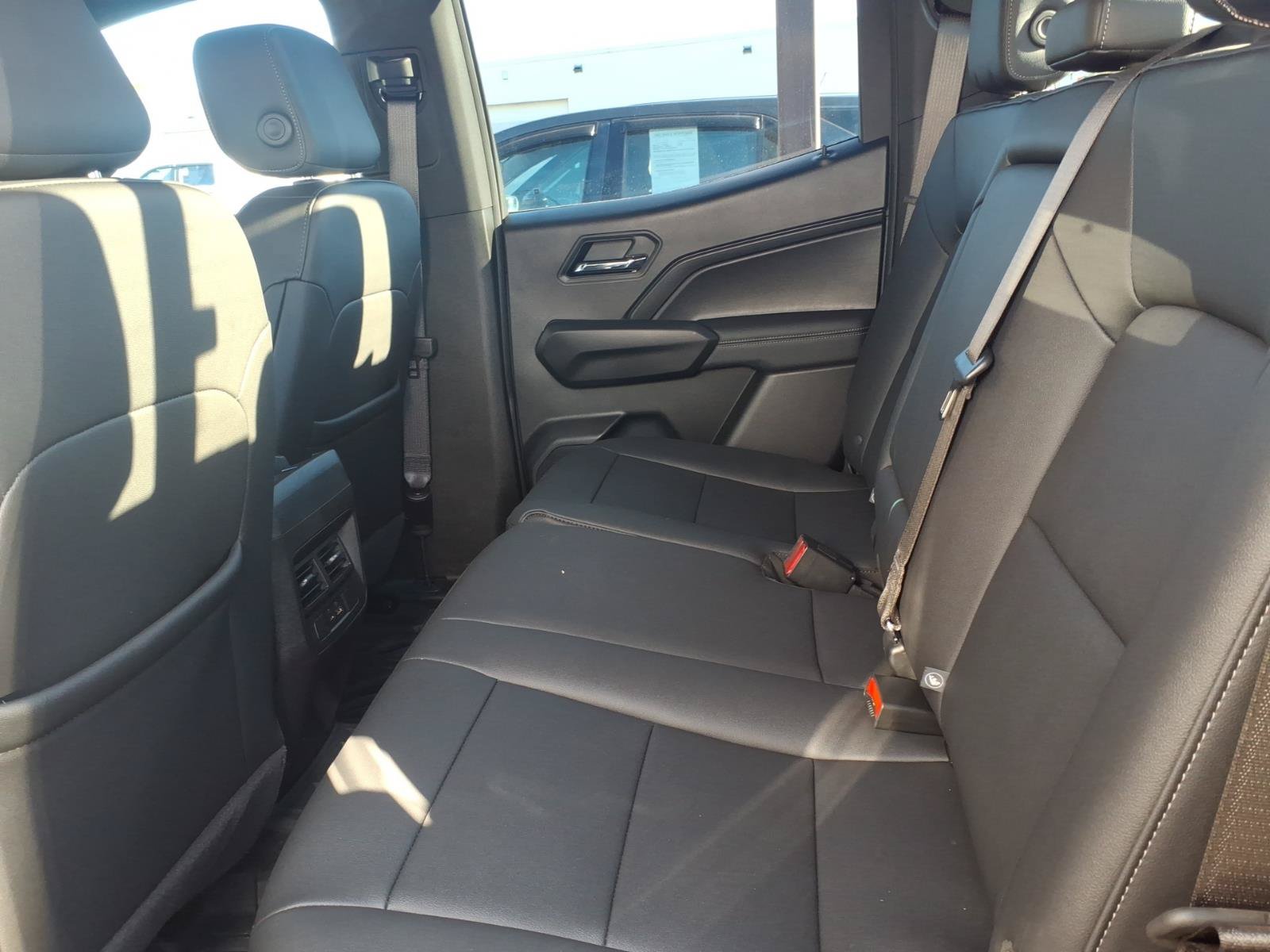 Used 2025 GMC Canyon Elevation w/ Convenience Package AWD/4WD image 8