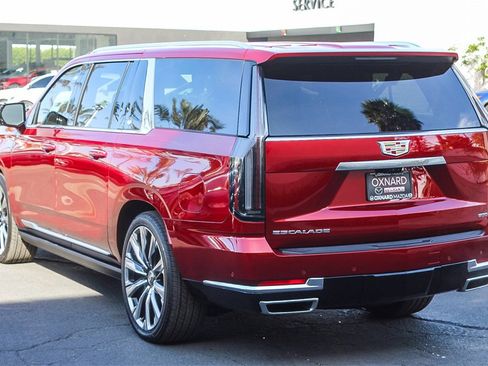Used 2025 Cadillac Escalade ESV Premium Luxury Platinum image 6
