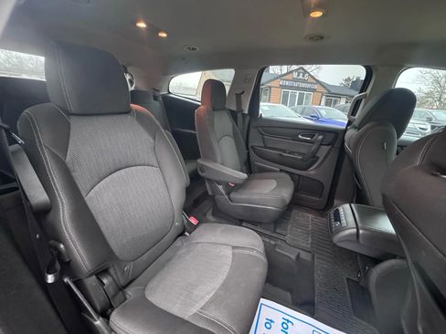Used 2017 Chevrolet Traverse LT image 33