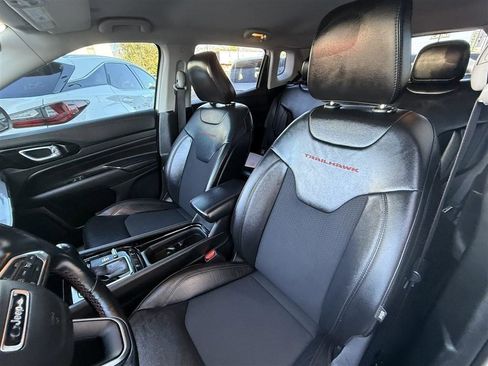 Used 2022 Jeep Compass Trailhawk w/ Trailhawk Convenience Group AWD/4WD image 31