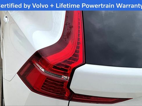 Used 2022 Volvo XC60 B5 Momentum image 39