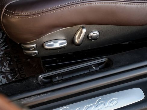 Used 2009 Porsche 911 Turbo image 32