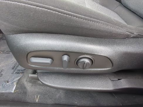 Used 2023 Chevrolet Traverse LT FWD image 10