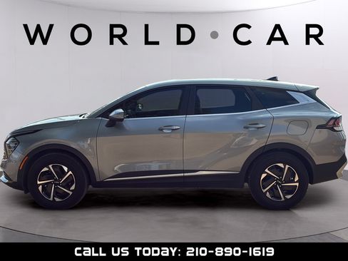 Used 2025 Kia Sportage LX FWD image 12