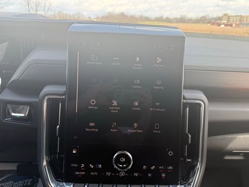 Used 2025 GMC Yukon XL Denali w/ Sun & Power Step Package image 43