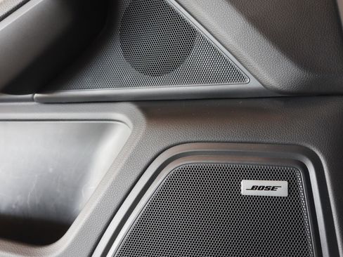 Used 2025 Porsche Macan image 24