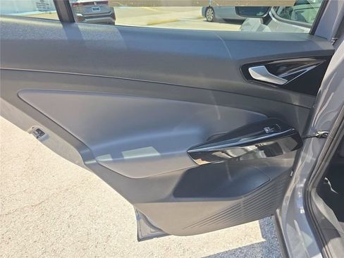 Used 2022 Volkswagen ID.4 Pro RWD image 8