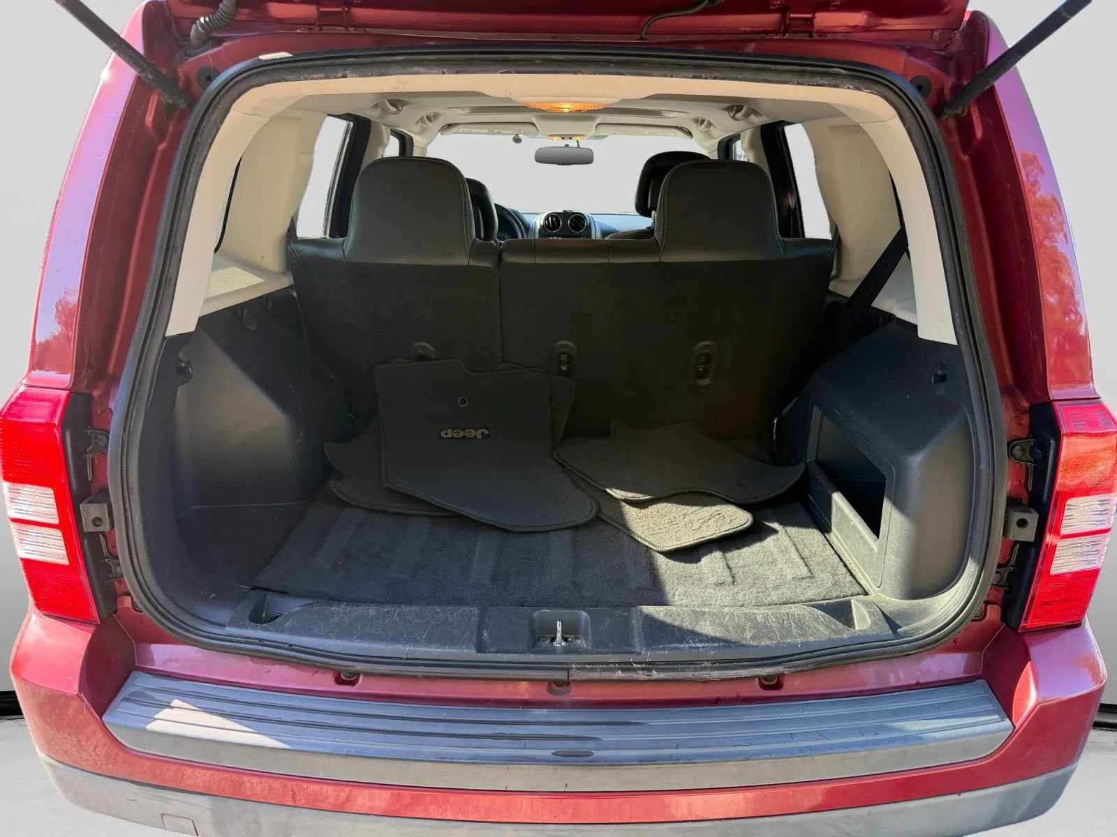 Used 2015 Jeep Patriot High Altitude FWD image 19