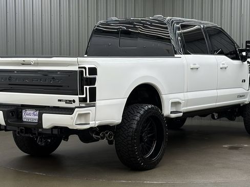 Used 2026 Ford F250 Platinum w/ FX4 Off-Road Package AWD/4WD image 5