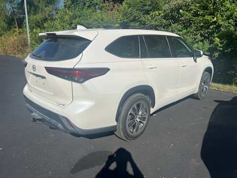 Used 2021 Toyota Highlander XLE FWD image 7