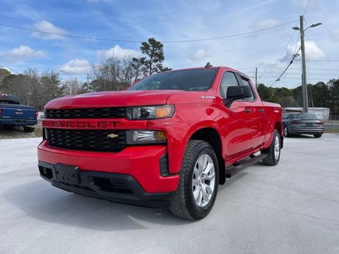Used 2020 Chevrolet Silverado 1500 Custom w/ Custom Value Package AWD/4WD image 3