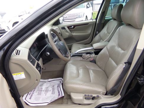 Used 2004 Volvo V70 AWD/4WD image 16