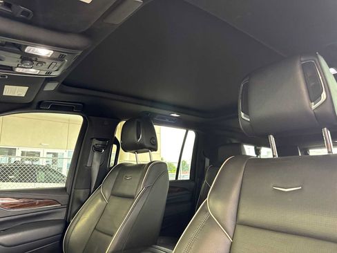 Used 2024 Cadillac Escalade ESV Premium Luxury RWD image 11