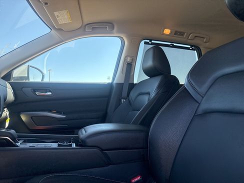 Certified 2025 Nissan Pathfinder SL image 45