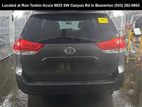 Used 2013 Toyota Sienna LE image 6