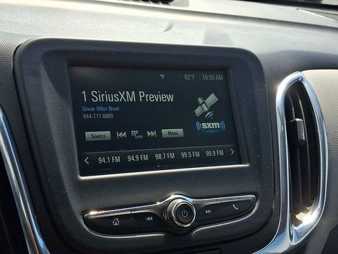 Used 2018 Chevrolet Equinox LT FWD image 16