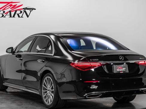 Used 2022 Mercedes-Benz S 580 4MATIC Sedan image 3