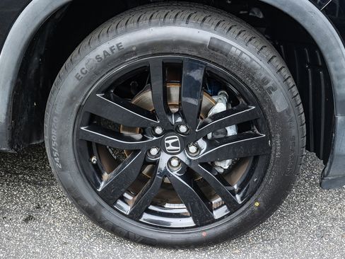 Certified 2017 Honda Pilot Touring image 13